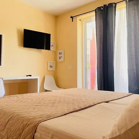 Apartment Downtown Near The Sea Himare